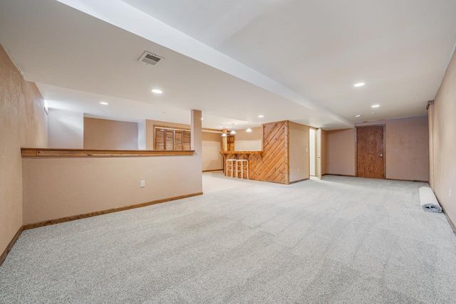 1253 MEADOWVIEW DRIVE, Menasha, WI 54952