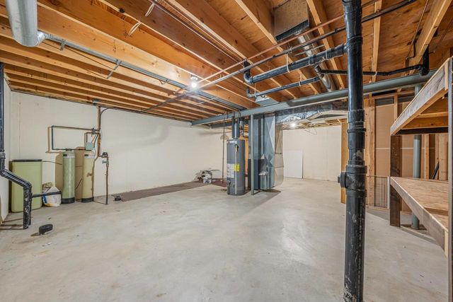 1253 MEADOWVIEW DRIVE, Menasha, WI 54952