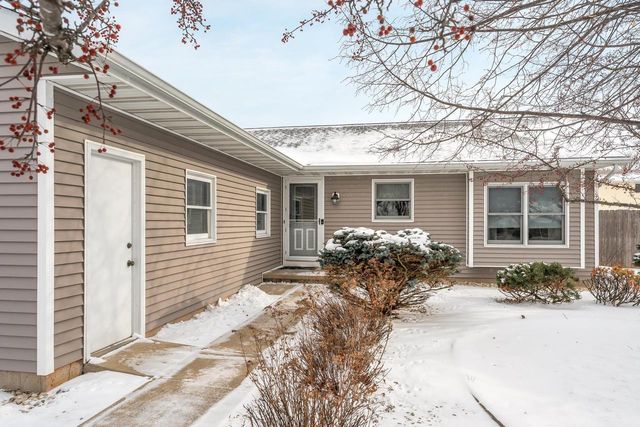 1253 MEADOWVIEW DRIVE, Menasha, WI 54952