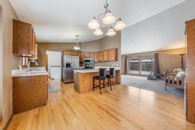 1253 MEADOWVIEW DRIVE, Menasha, WI 54952