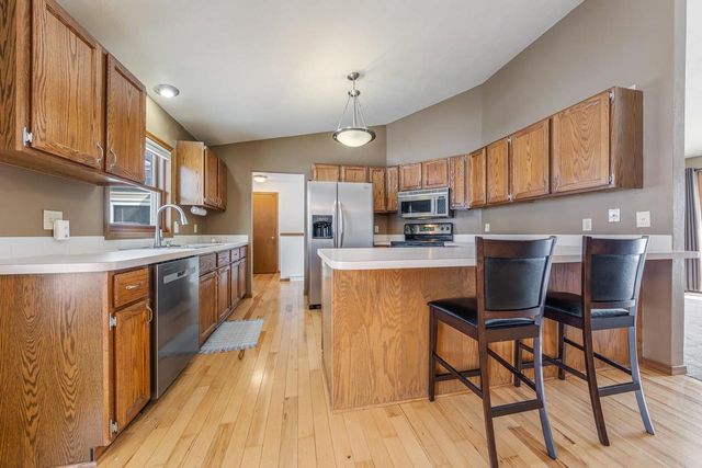 1253 MEADOWVIEW DRIVE, Menasha, WI 54952