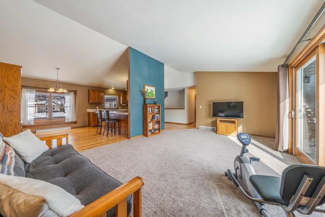 1253 MEADOWVIEW DRIVE, Menasha, WI 54952