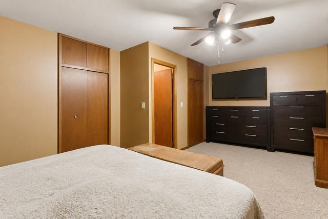 1110 MAYPER Drive, Carter Lake, IA 51510