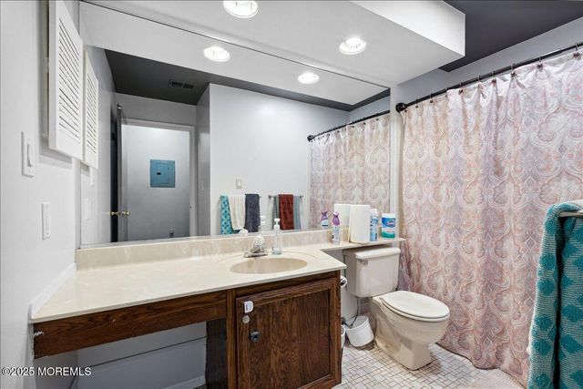 425 Winterberry Court, Howell, NJ 07731