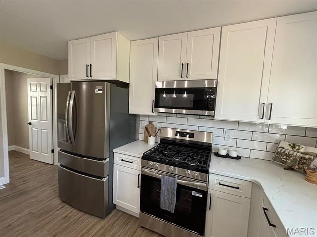 1917 Dovercliff Court, Chesterfield, MO 63017