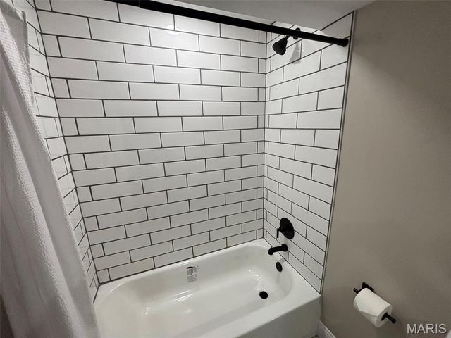 1917 Dovercliff Court, Chesterfield, MO 63017