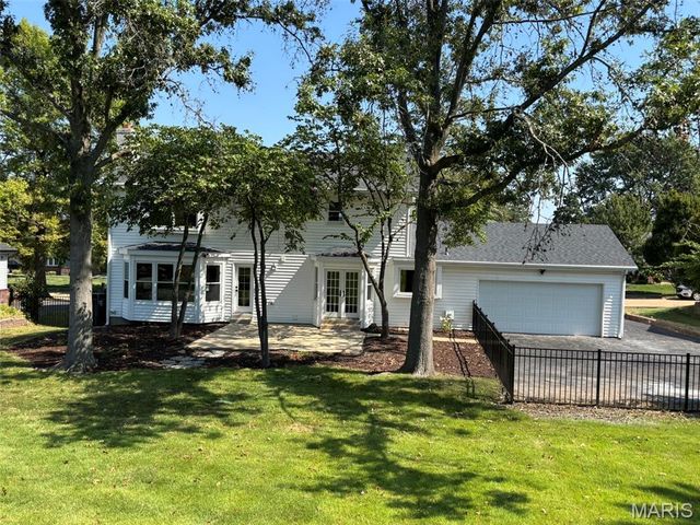 1917 Dovercliff Court, Chesterfield, MO 63017