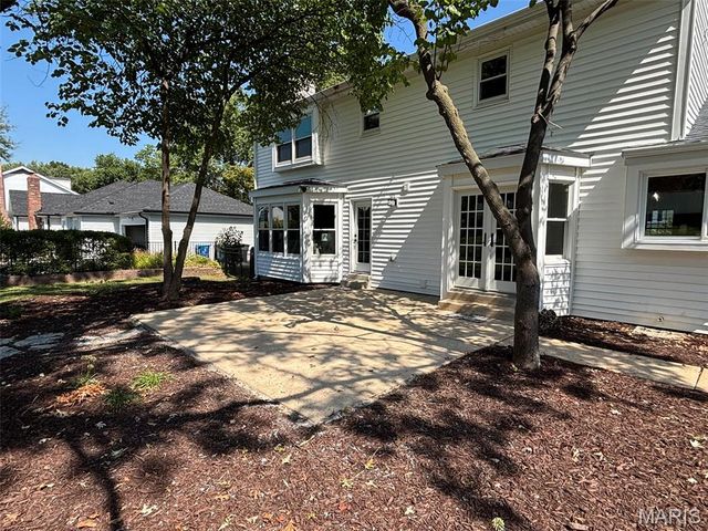 1917 Dovercliff Court, Chesterfield, MO 63017