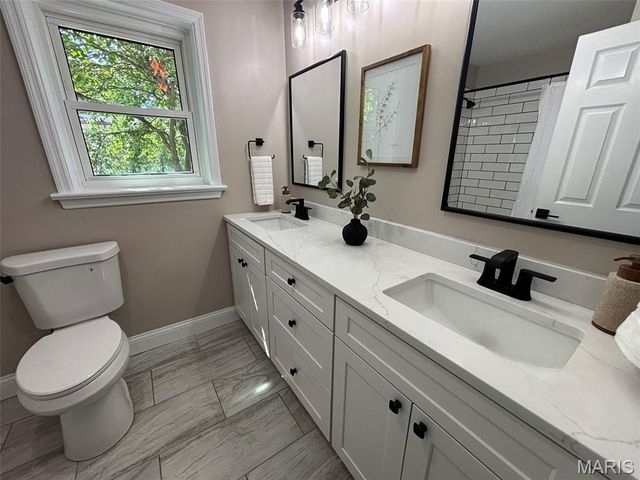 1917 Dovercliff Court, Chesterfield, MO 63017