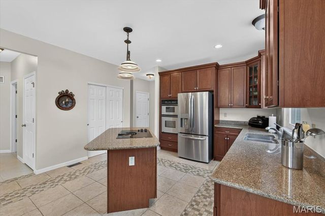 9326 Caddyshack Circle, St Louis, MO 63127