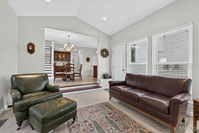 9326 Caddyshack Circle, St Louis, MO 63127