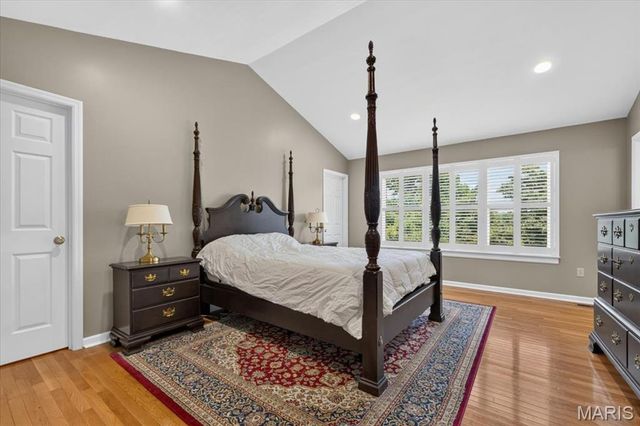 9326 Caddyshack Circle, St Louis, MO 63127