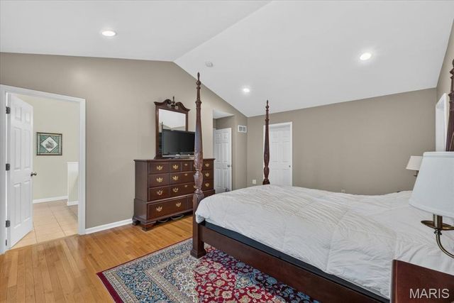 9326 Caddyshack Circle, St Louis, MO 63127