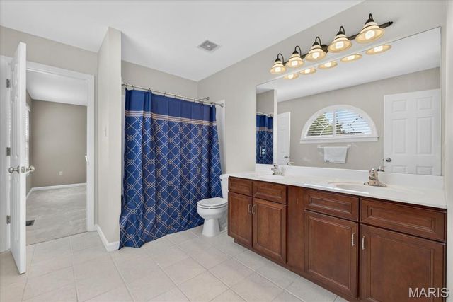 9326 Caddyshack Circle, St Louis, MO 63127
