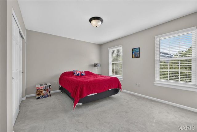 9326 Caddyshack Circle, St Louis, MO 63127