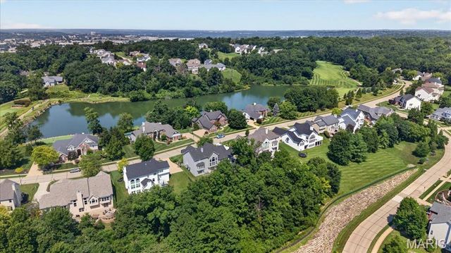9326 Caddyshack Circle, St Louis, MO 63127