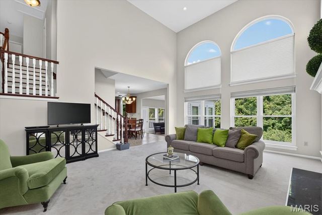 9326 Caddyshack Circle, St Louis, MO 63127