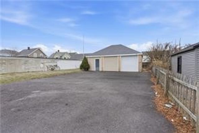 215 Kenyon Avenue, Pawtucket, RI 02861