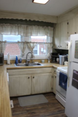 102 Oak Ave, Centerville, TN 37033