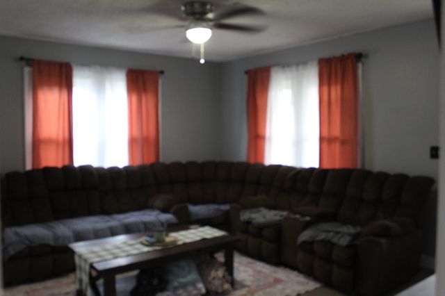 102 Oak Ave, Centerville, TN 37033
