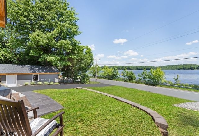 72 Koclas Dr, Netcong Boro, NJ 07857