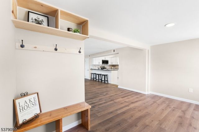 72 Koclas Dr, Netcong Boro, NJ 07857