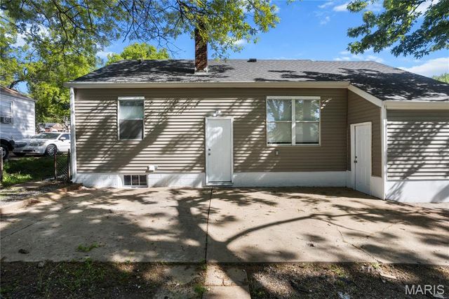 7720 Brocton Court, Bel-nor, MO 63121