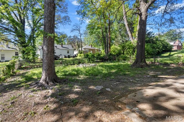 7720 Brocton Court, Bel-nor, MO 63121