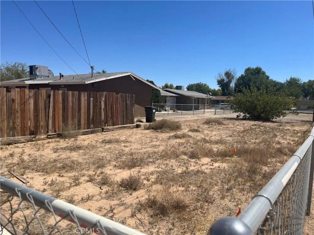 13252 NW Navajo Road, Apple Valley, CA 92308