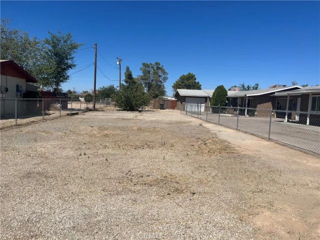 13252 NW Navajo Road, Apple Valley, CA 92308