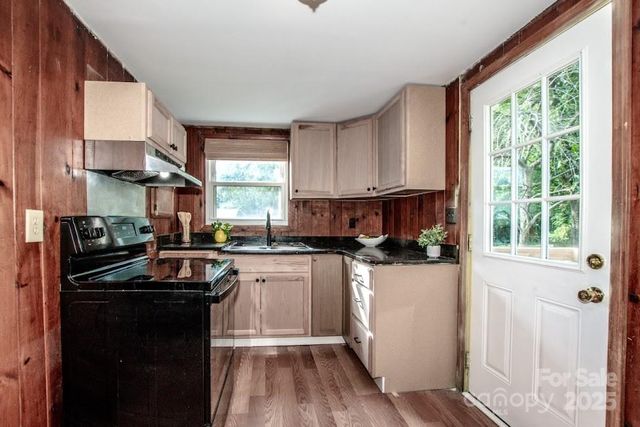 809 N Mulberry Street, Statesville, NC 28677