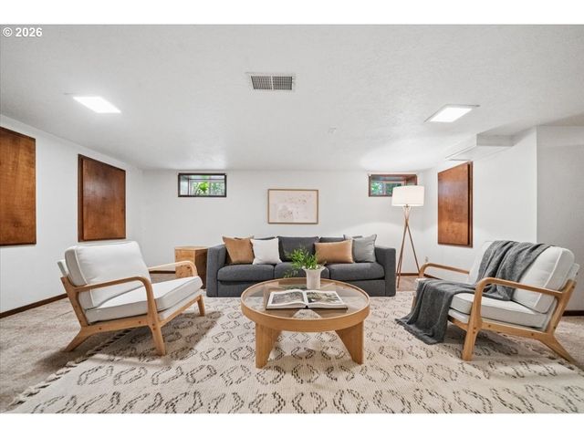 2023 Se YUKON St, Portland, OR 97202