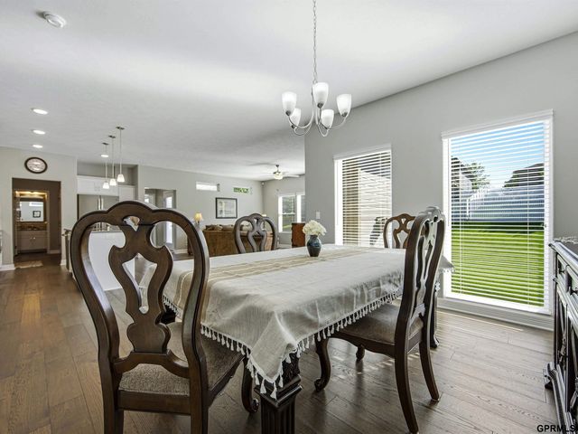 10215 S 124 Street, Papillion, NE 68046