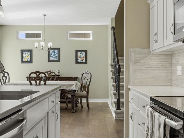 10215 S 124 Street, Papillion, NE 68046