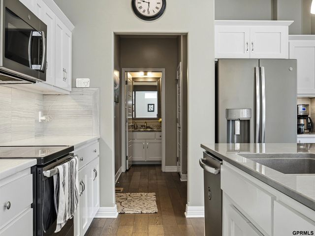 10215 S 124 Street, Papillion, NE 68046