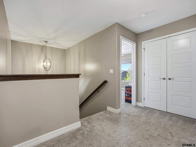 10215 S 124 Street, Papillion, NE 68046