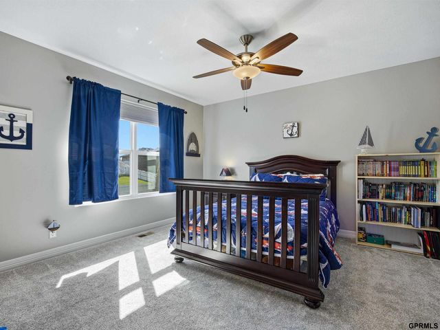 10215 S 124 Street, Papillion, NE 68046