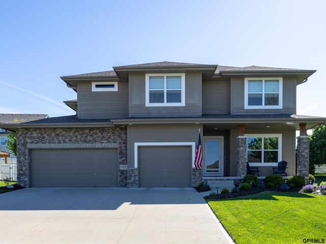 10215 S 124 Street, Papillion, NE 68046