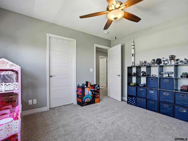 10215 S 124 Street, Papillion, NE 68046