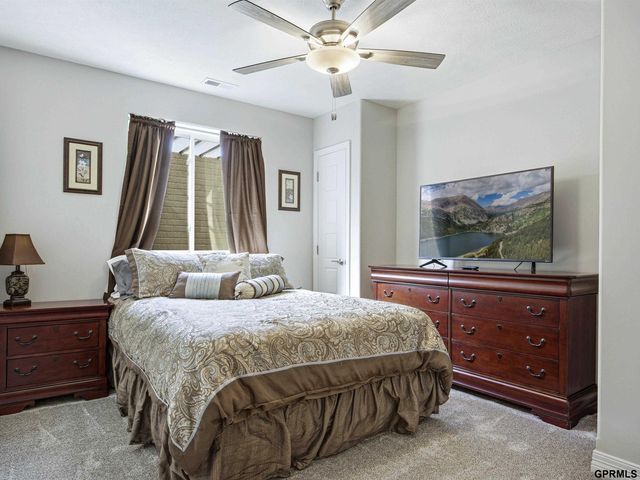 10215 S 124 Street, Papillion, NE 68046