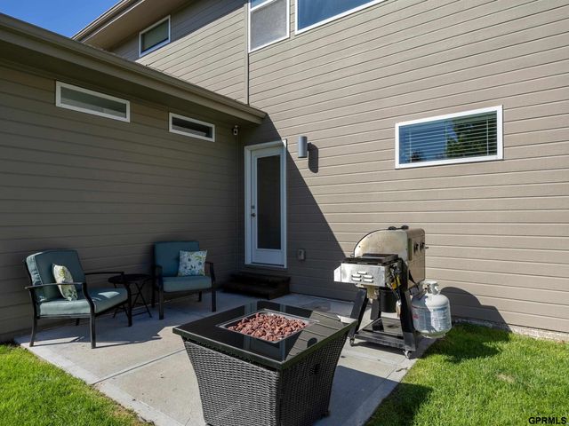 10215 S 124 Street, Papillion, NE 68046