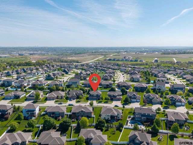 10215 S 124 Street, Papillion, NE 68046