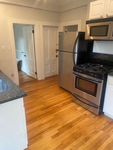 31 Prospect St 3, Marblehead, MA 01945