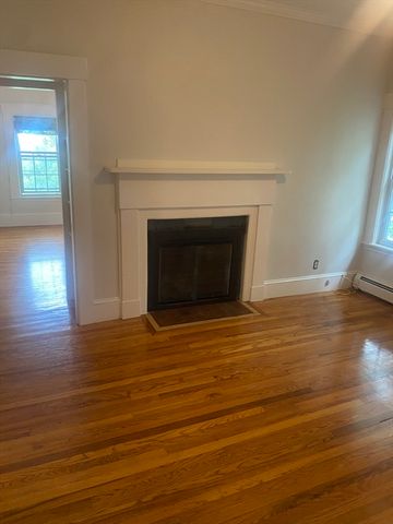 31 Prospect St 3, Marblehead, MA 01945