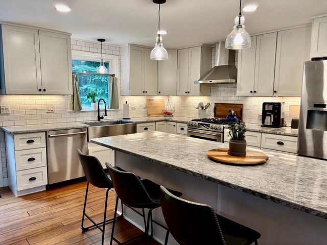 19 E Applewood, Charlton, MA 01507
