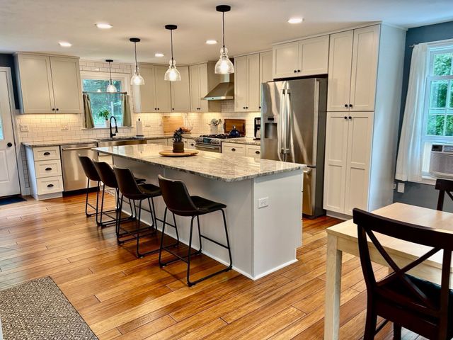 19 E Applewood, Charlton, MA 01507