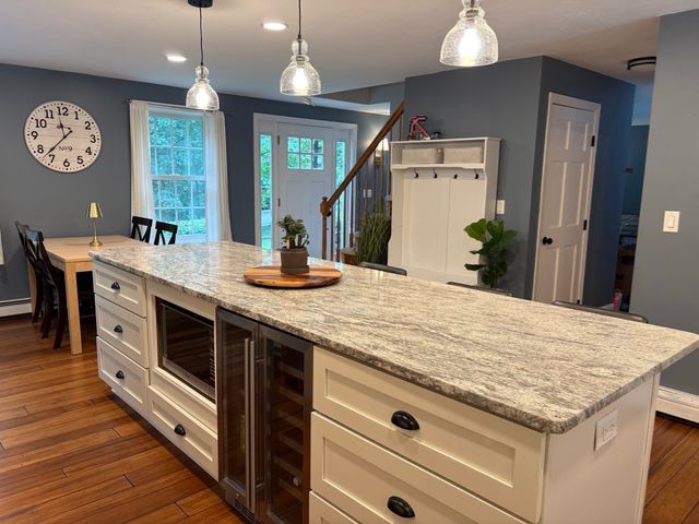 19 E Applewood, Charlton, MA 01507