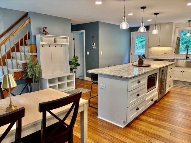 19 E Applewood, Charlton, MA 01507