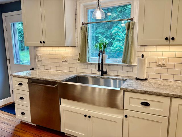 19 E Applewood, Charlton, MA 01507