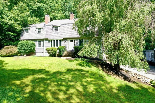 19 E Applewood, Charlton, MA 01507